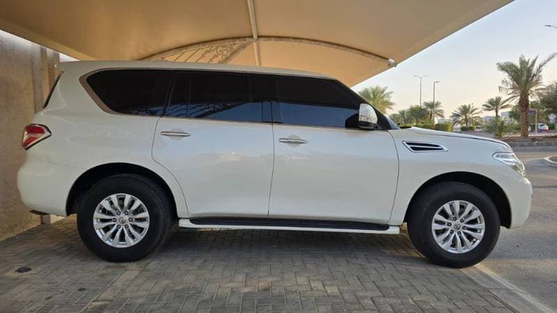 2018 Nissan Patrol thumbnail 2