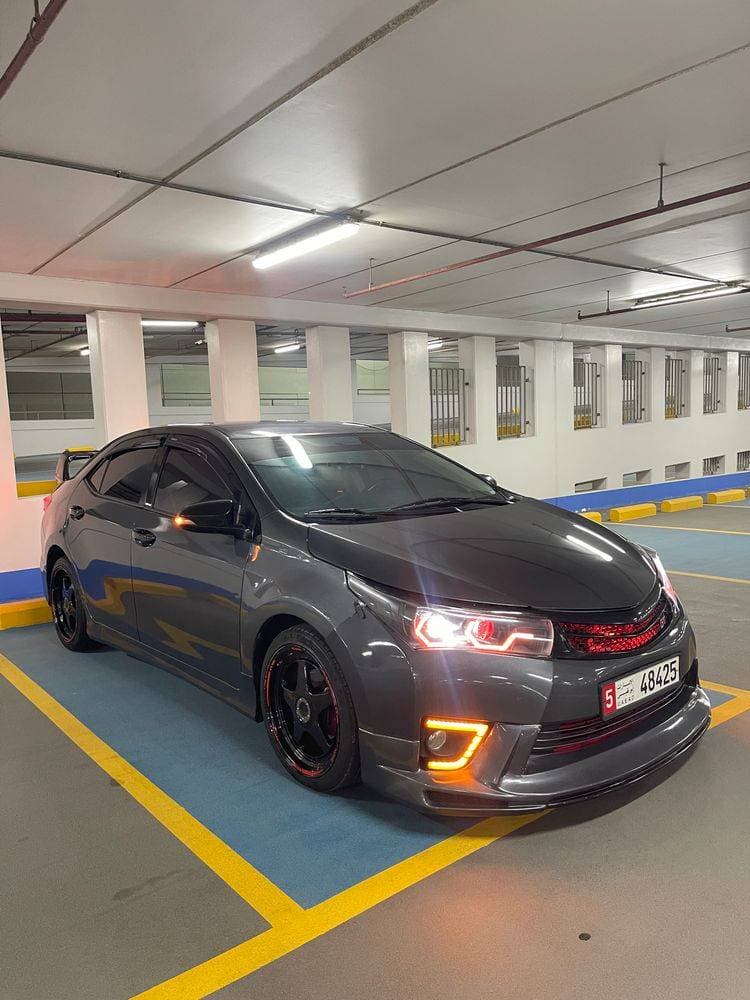 2015 Toyota Corolla thumbnail 2
