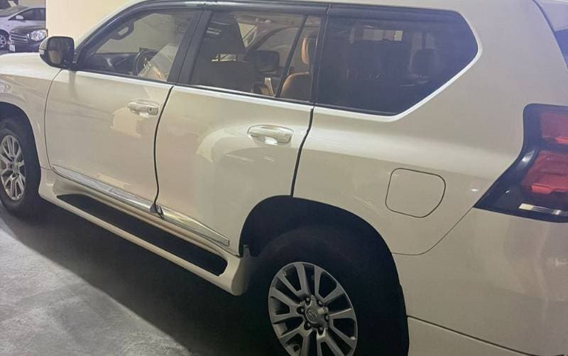 2019 Toyota Land Cruiser Prado thumbnail 3