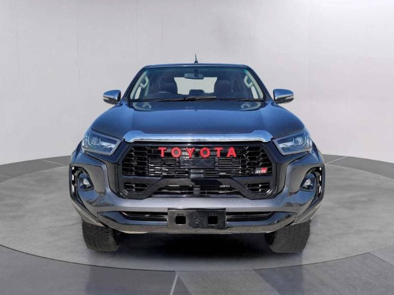 2016 Toyota Hilux thumbnail 2