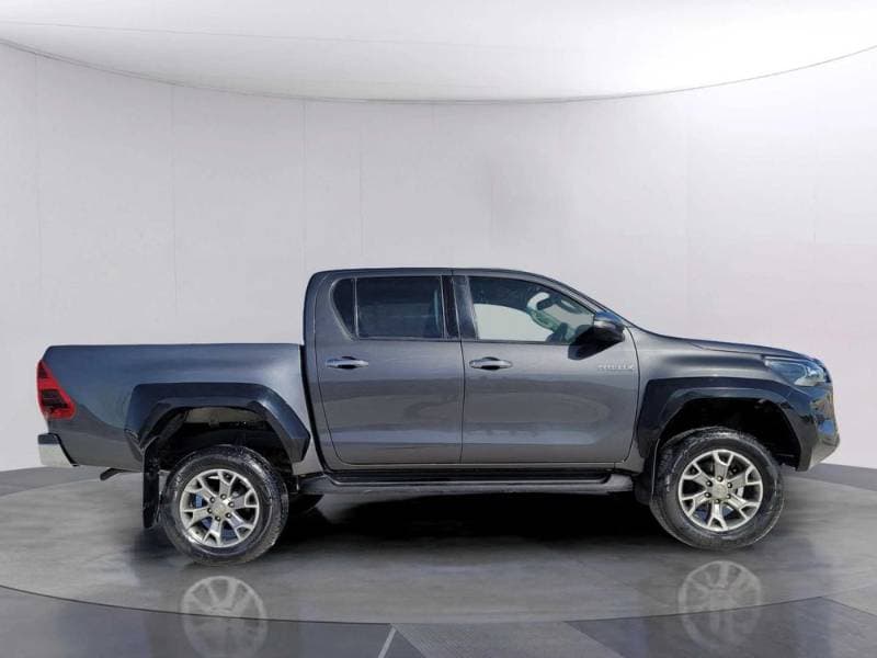 2016 Toyota Hilux thumbnail 7