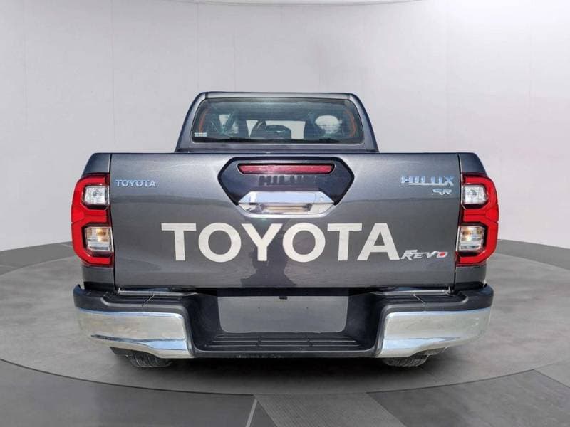 2016 Toyota Hilux thumbnail 5