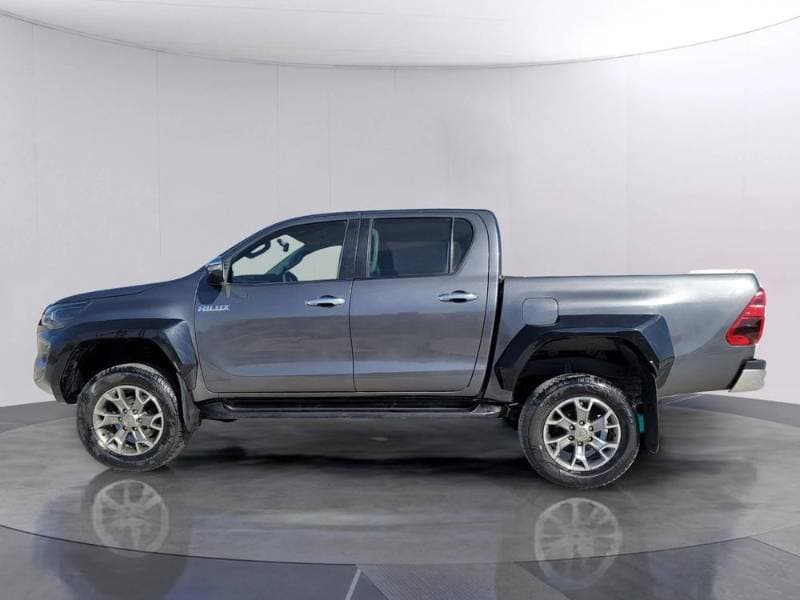 2016 Toyota Hilux thumbnail 8