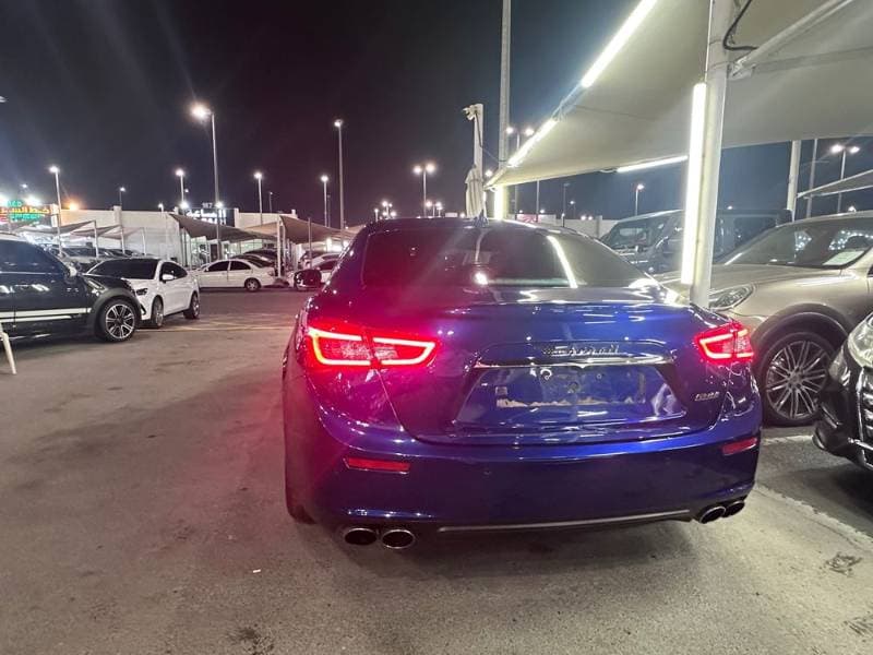 2017 Maserati Ghibli thumbnail 3