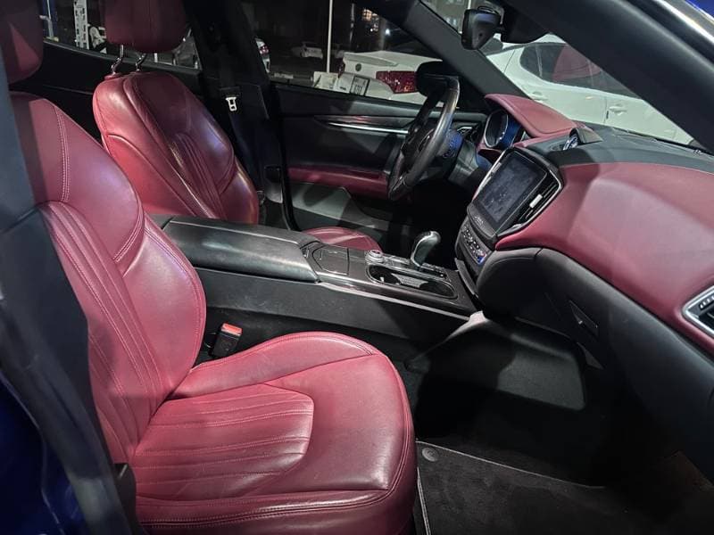 2017 Maserati Ghibli thumbnail 5