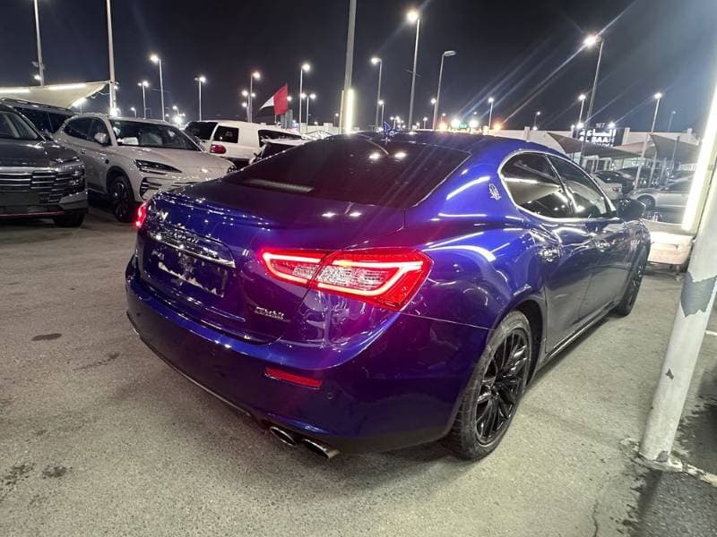 2017 Maserati Ghibli thumbnail 4