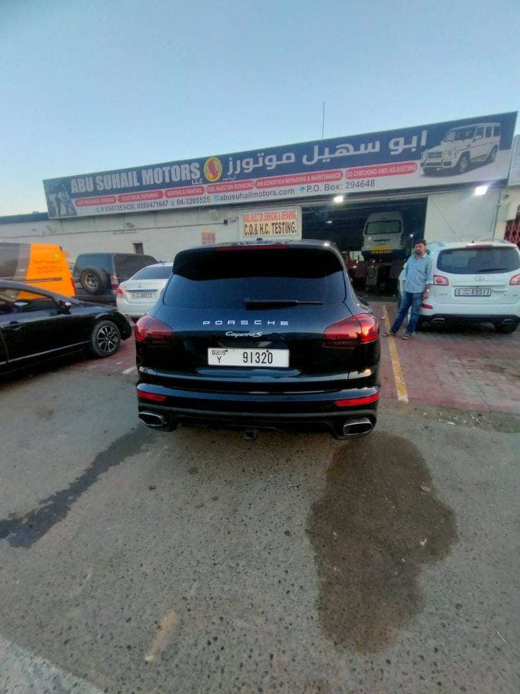 2017 Porsche Cayenne thumbnail 3