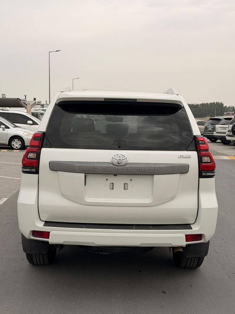 2015 Toyota Land Cruiser Prado thumbnail 3