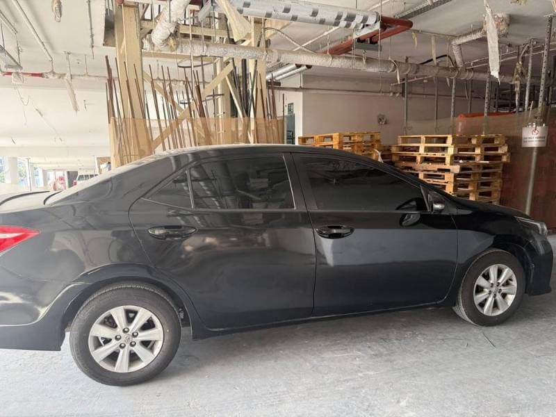 2014 Toyota Corolla thumbnail 5