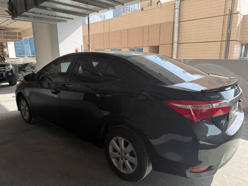 2014 Toyota Corolla thumbnail 4
