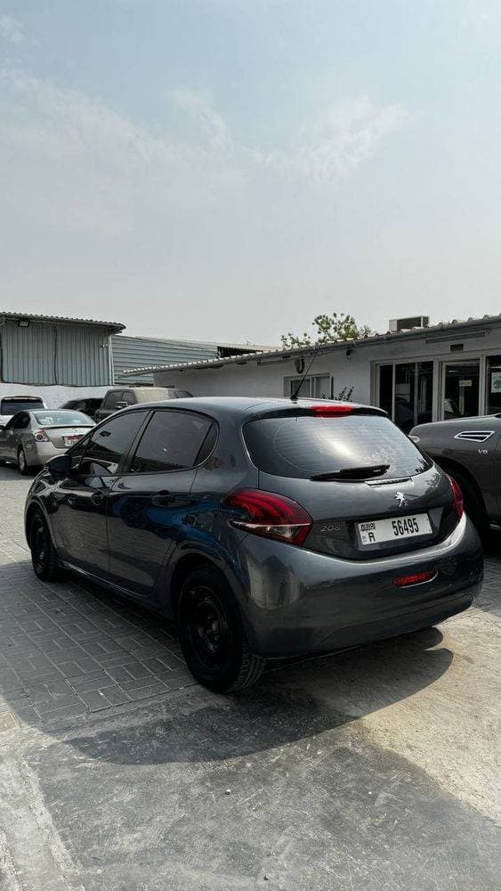 2016 Peugeot 208 thumbnail 2