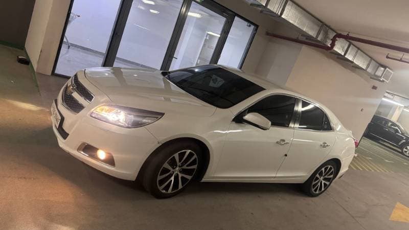 2015 Chevrolet Malibu thumbnail 3