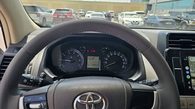2022 Toyota Land Cruiser Prado thumbnail 4