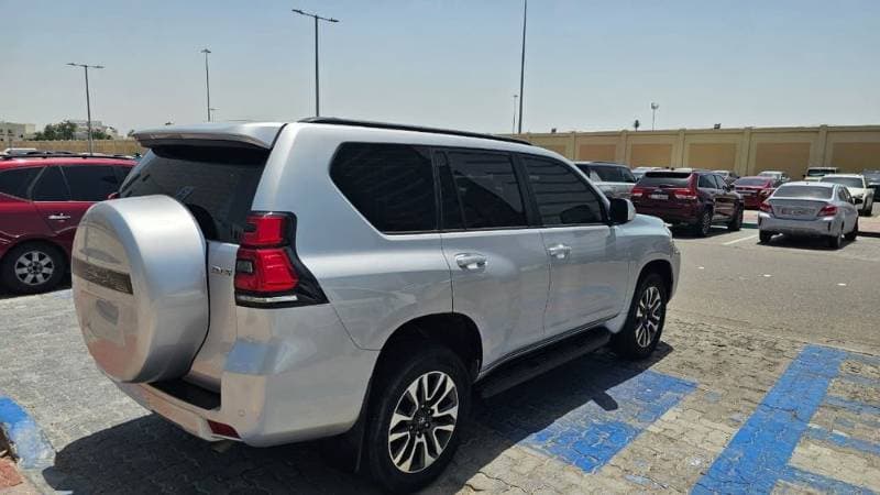 2022 Toyota Land Cruiser Prado thumbnail 5