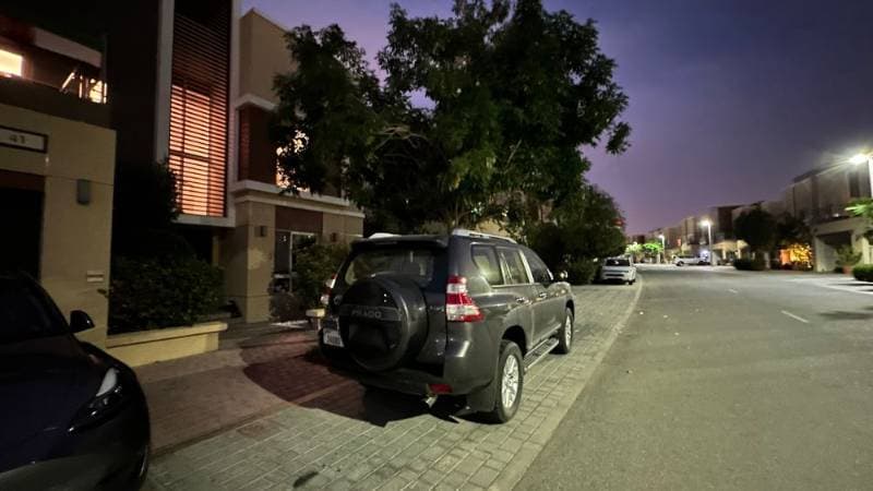 2017 Toyota Land Cruiser Prado thumbnail 4