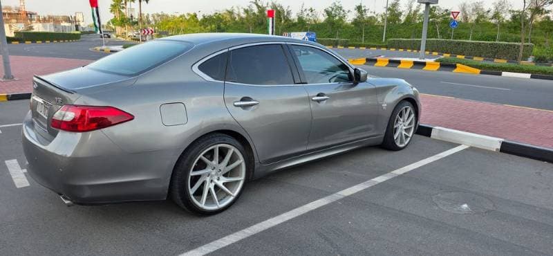 2011 Infiniti M-Series thumbnail 3