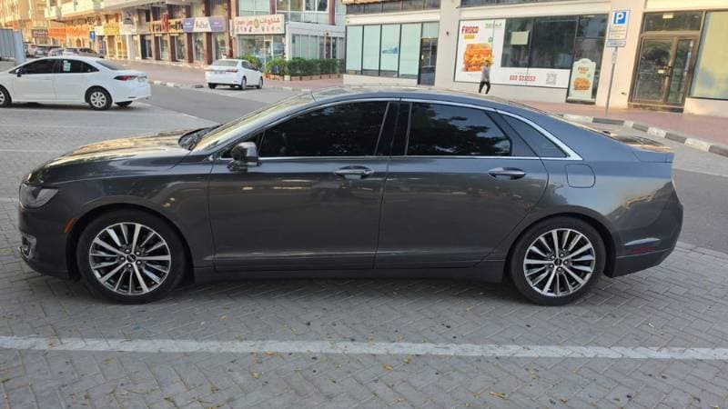 2020 Lincoln MKZ thumbnail 2
