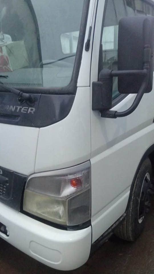2009 Mitsubishi Canter thumbnail 6