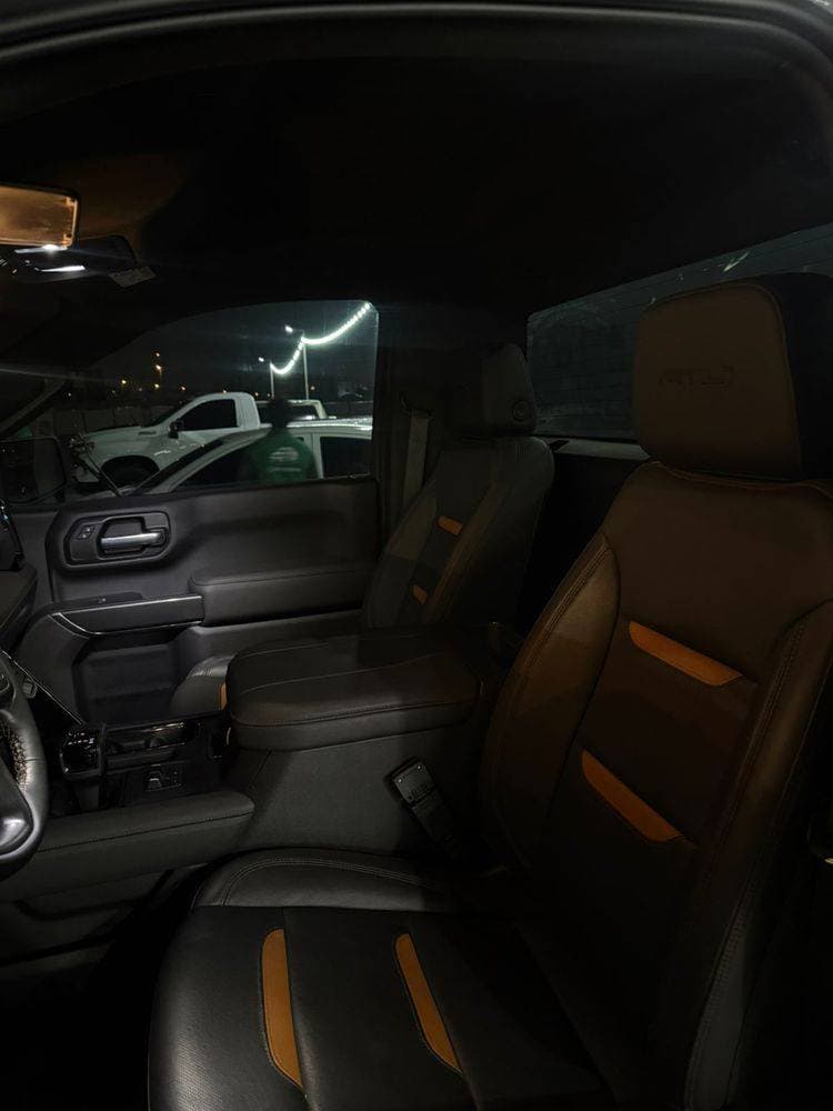 2025 GMC Sierra thumbnail 2