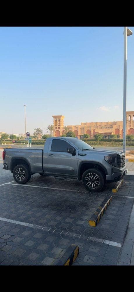 2025 GMC Sierra thumbnail 4