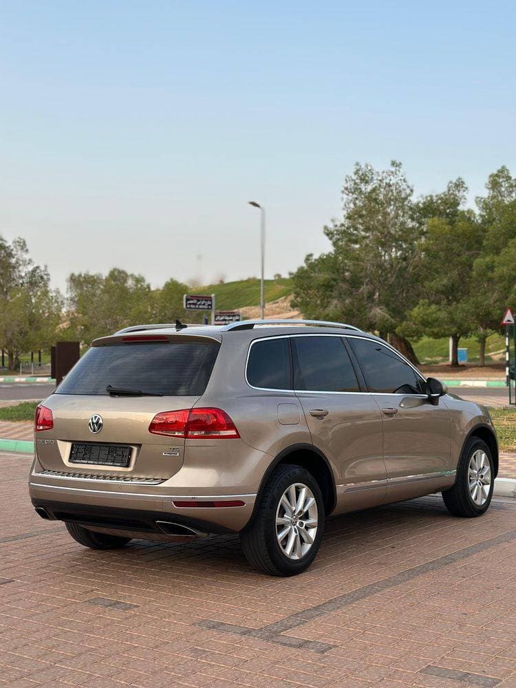 2015 Volkswagen Touareg thumbnail 2