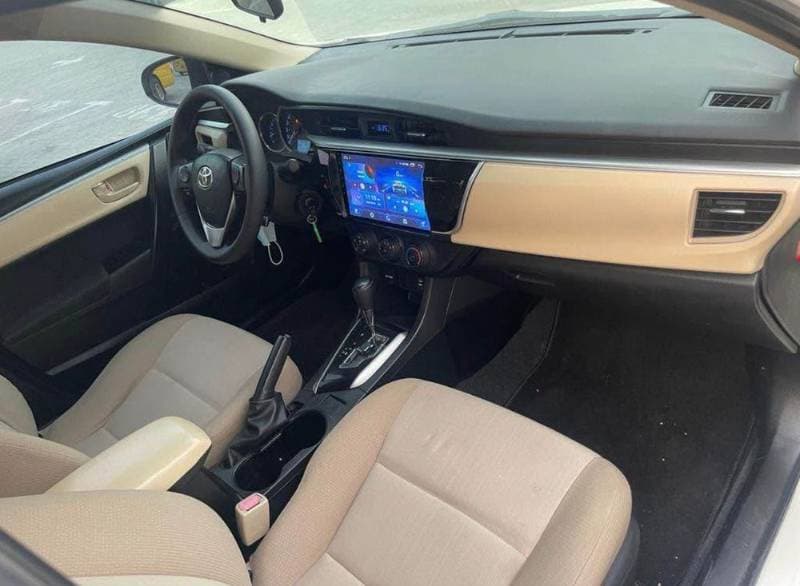 2016 Toyota Corolla thumbnail 5