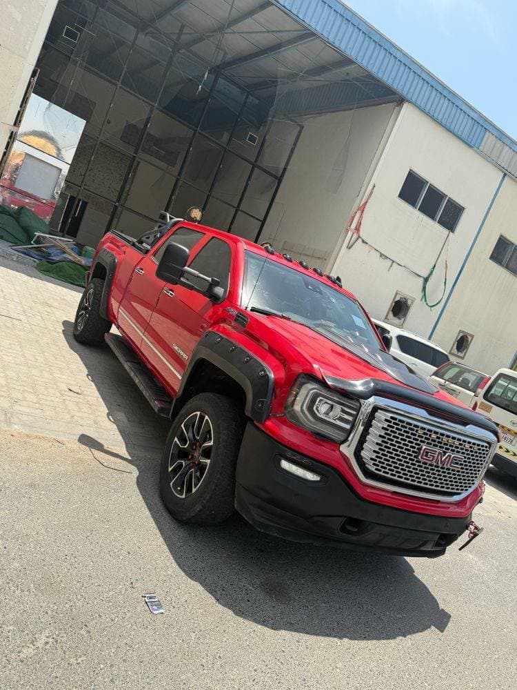 2017 GMC Sierra Denali thumbnail 2