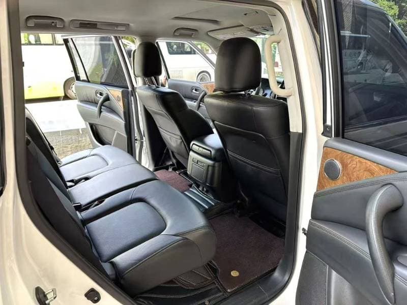 2023 Nissan Patrol thumbnail 4