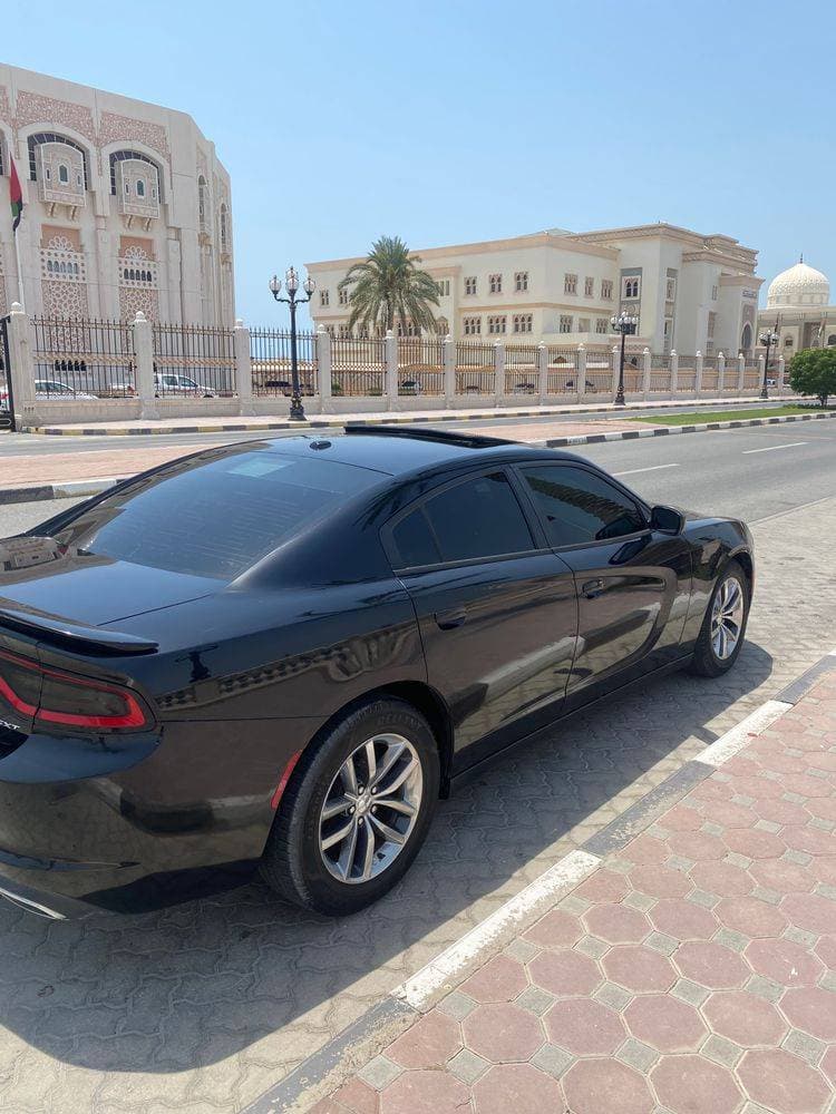 2015 Dodge Charger thumbnail 3