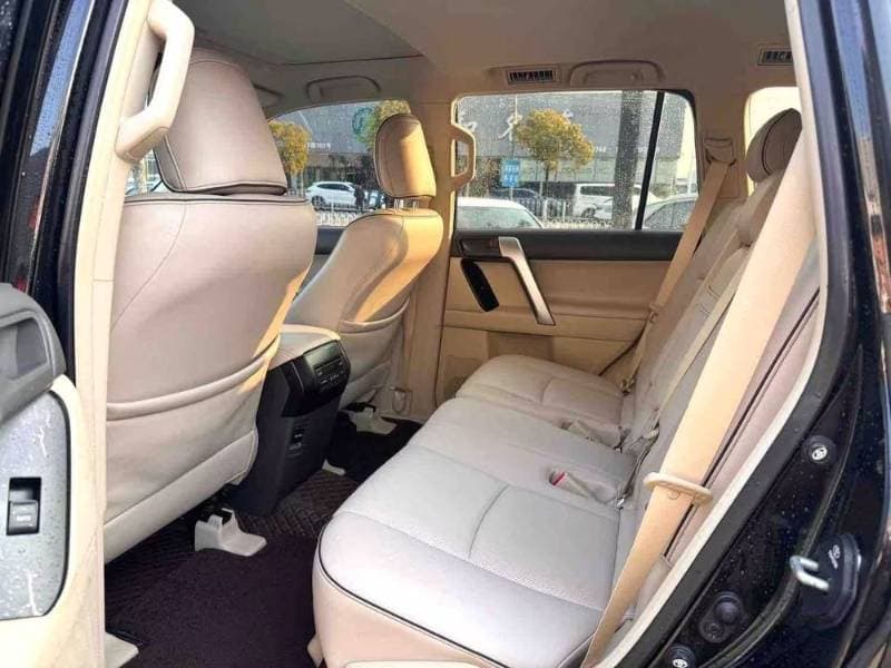 2022 Toyota Land Cruiser Prado thumbnail 3