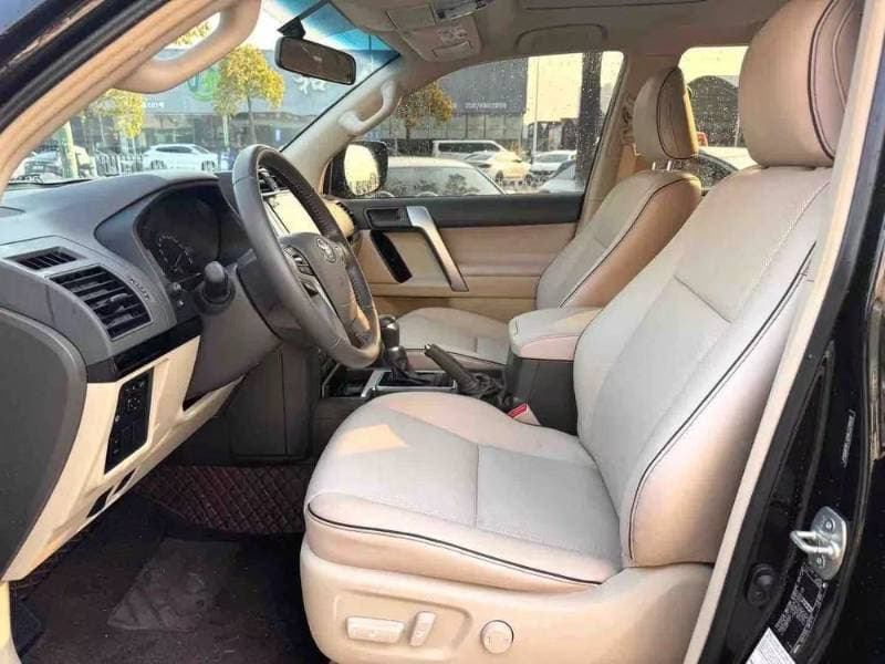 2022 Toyota Land Cruiser Prado thumbnail 4
