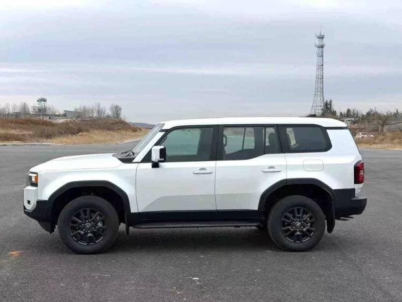 2026 Toyota Land Cruiser Prado thumbnail 2