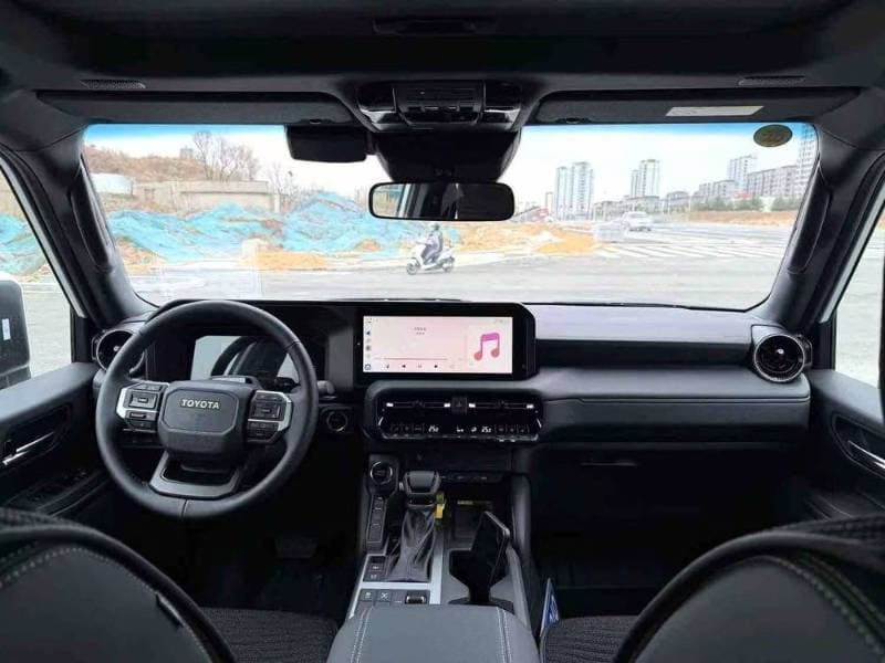 2026 Toyota Land Cruiser Prado thumbnail 3