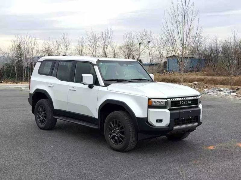 2026 Toyota Land Cruiser Prado thumbnail 4
