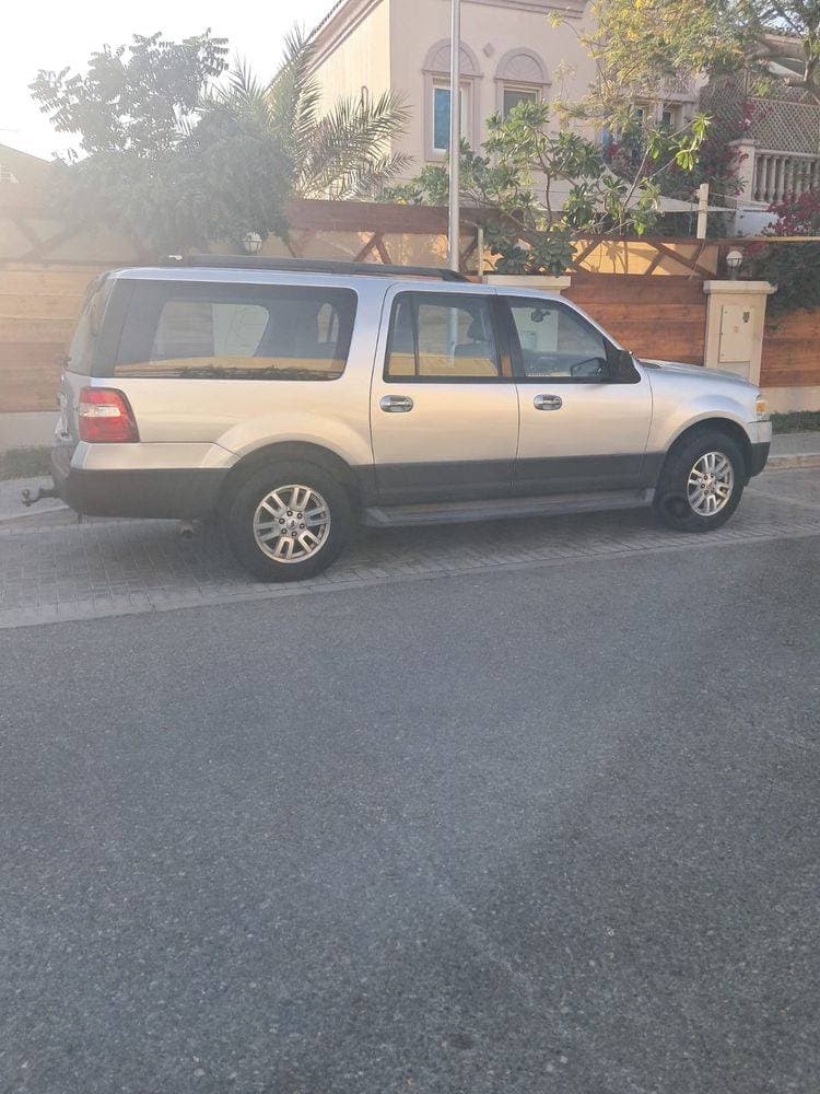 2014 Ford Expedition thumbnail 2
