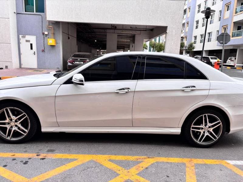 2015 Mercedes-Benz E-Class Saloon thumbnail 3