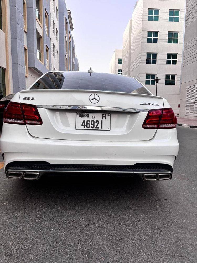 2015 Mercedes-Benz E-Class Saloon thumbnail 2