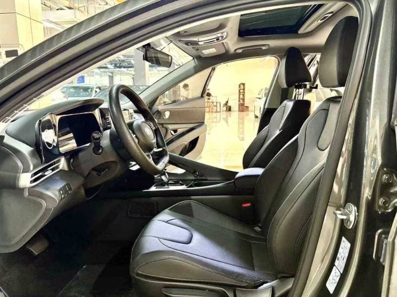 2023 Hyundai Elantra thumbnail 4