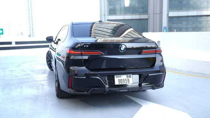 2024 BMW i7 thumbnail 2