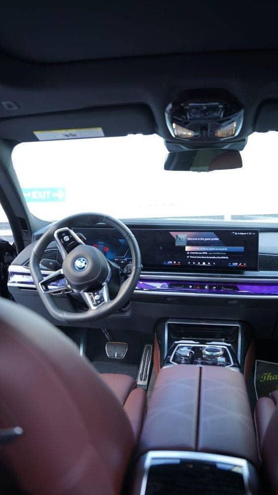 2024 BMW i7 thumbnail 4