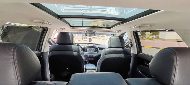 2017 Kia Sorento thumbnail 4
