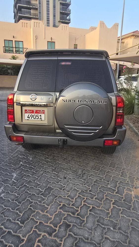 2018 Nissan Patrol Super Safari thumbnail 3