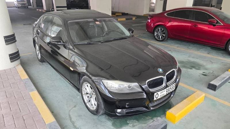 2011 BMW 3 Series Sedan thumbnail 2