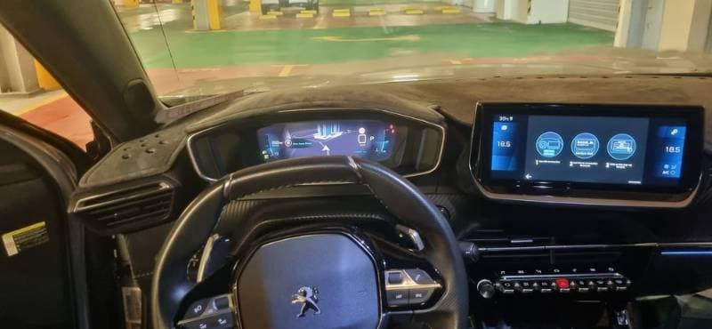 2023 Peugeot 2008 thumbnail 3