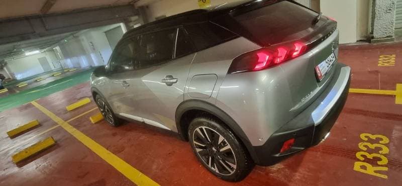 2023 Peugeot 2008 thumbnail 5
