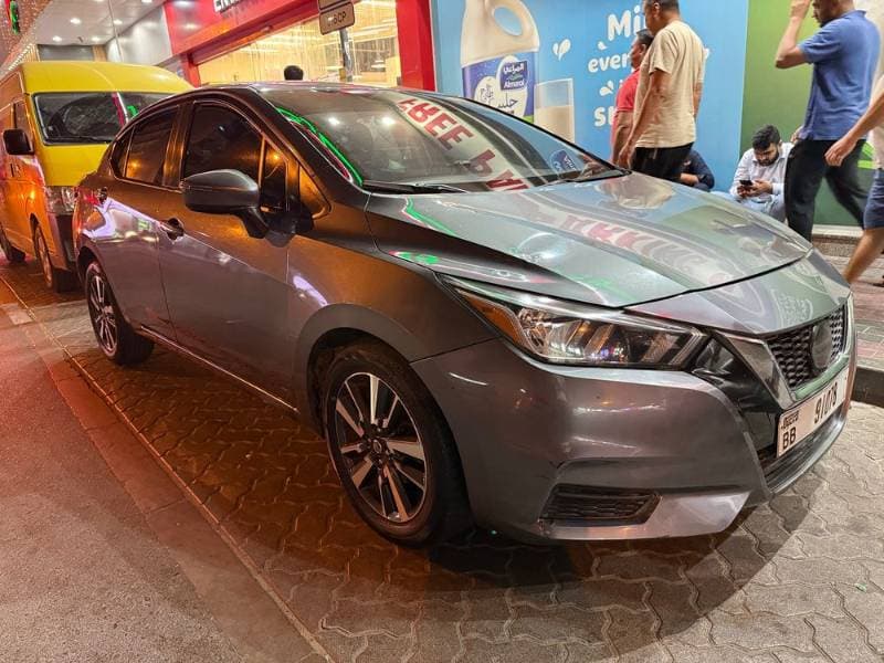 2020 Nissan Versa thumbnail 2