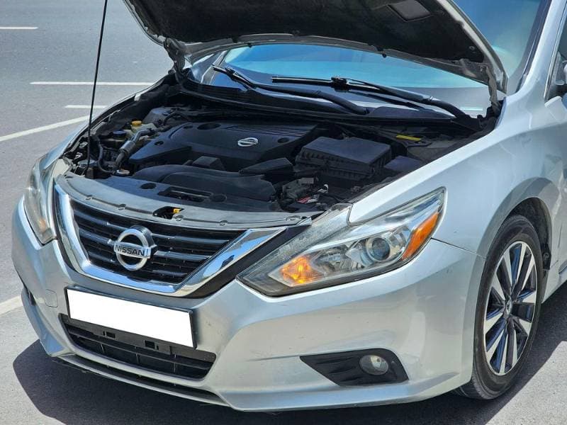 2017 Nissan Altima thumbnail 4