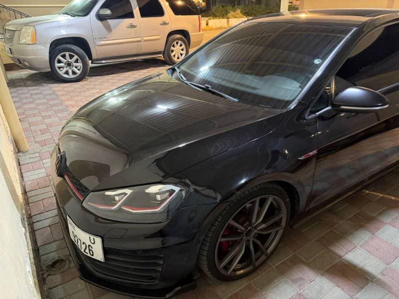 2014 Volkswagen Golf GTI thumbnail 5