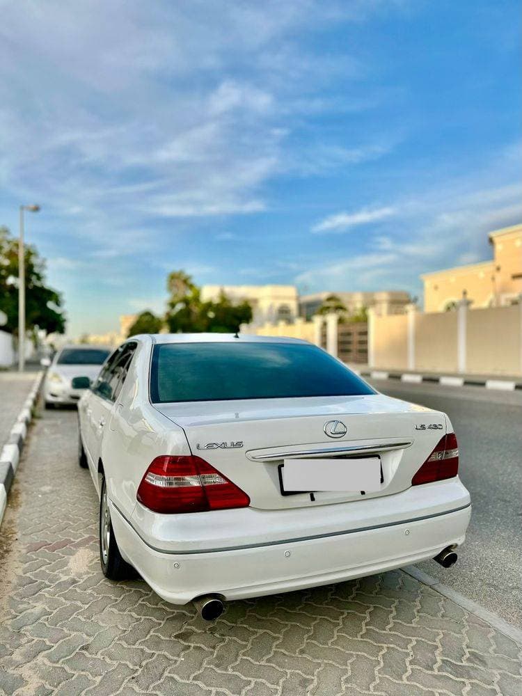 2004 Lexus LS-Series thumbnail 3