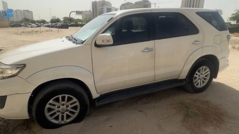 2014 Toyota Fortuner thumbnail 5
